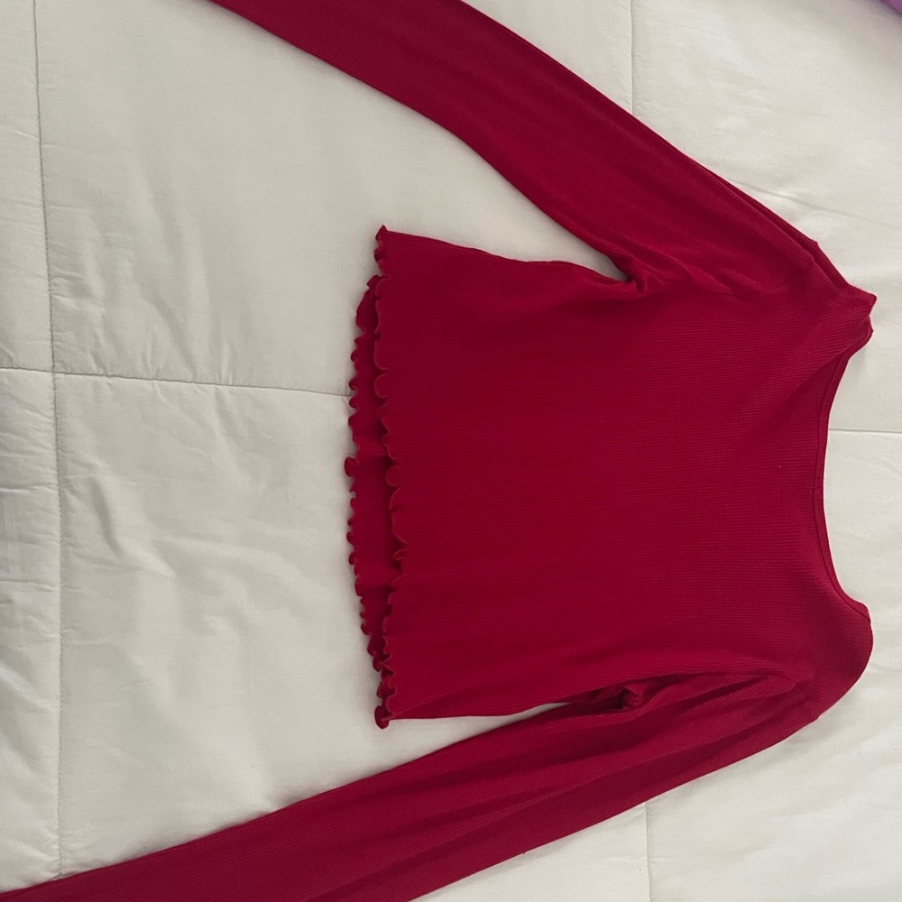 Red shirt - Picture 3 of 5